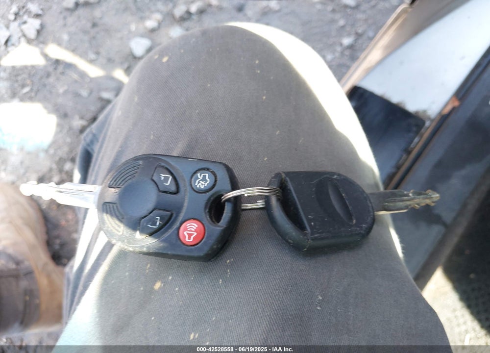 2010 FORD FUSION VIN: 3FAHP0JA3AR359503