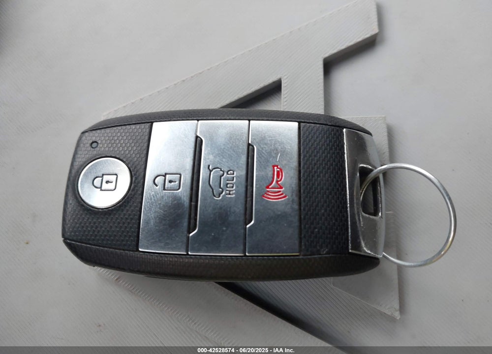 2019 KIA SORENTO VIN: 5XYPH4A56KG506938