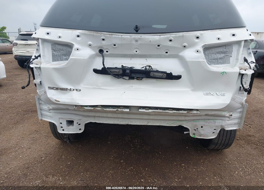 2019 KIA SORENTO VIN: 5XYPH4A56KG506938