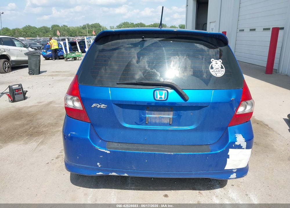 2008 HONDA FIT VIN: JHMGD38698S031209