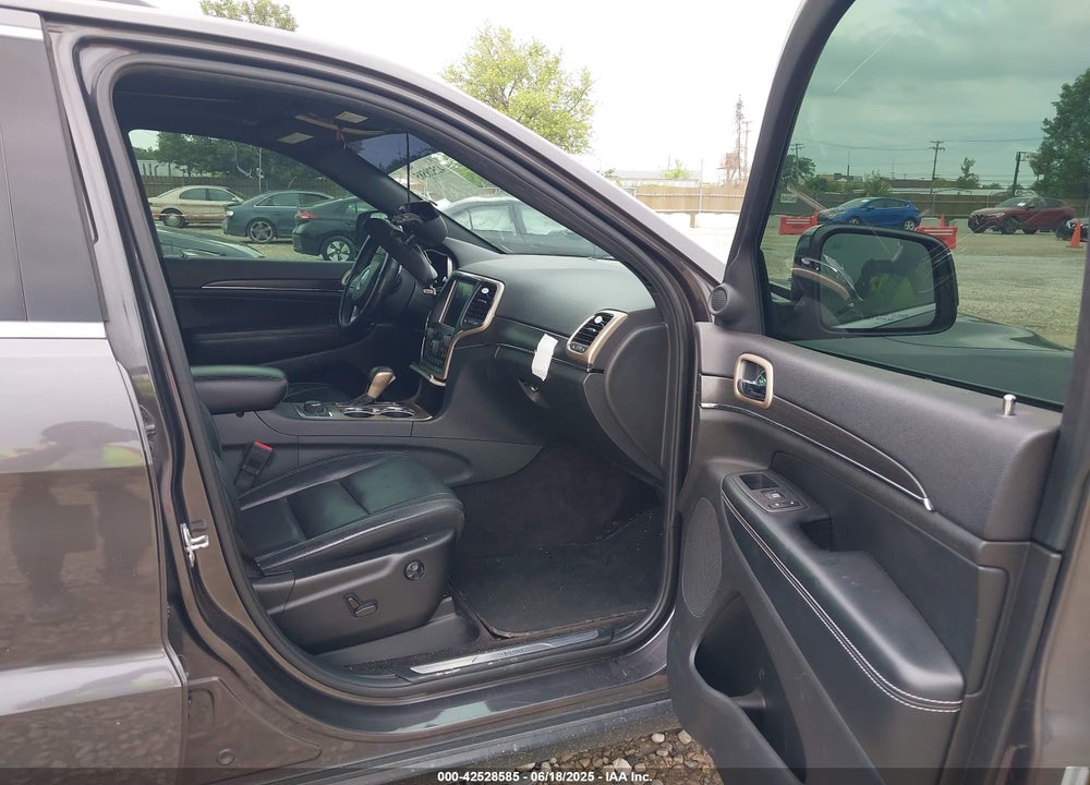 2017 JEEP GRAND CHEROKEE VIN: 1C4RJFBG8HC867660