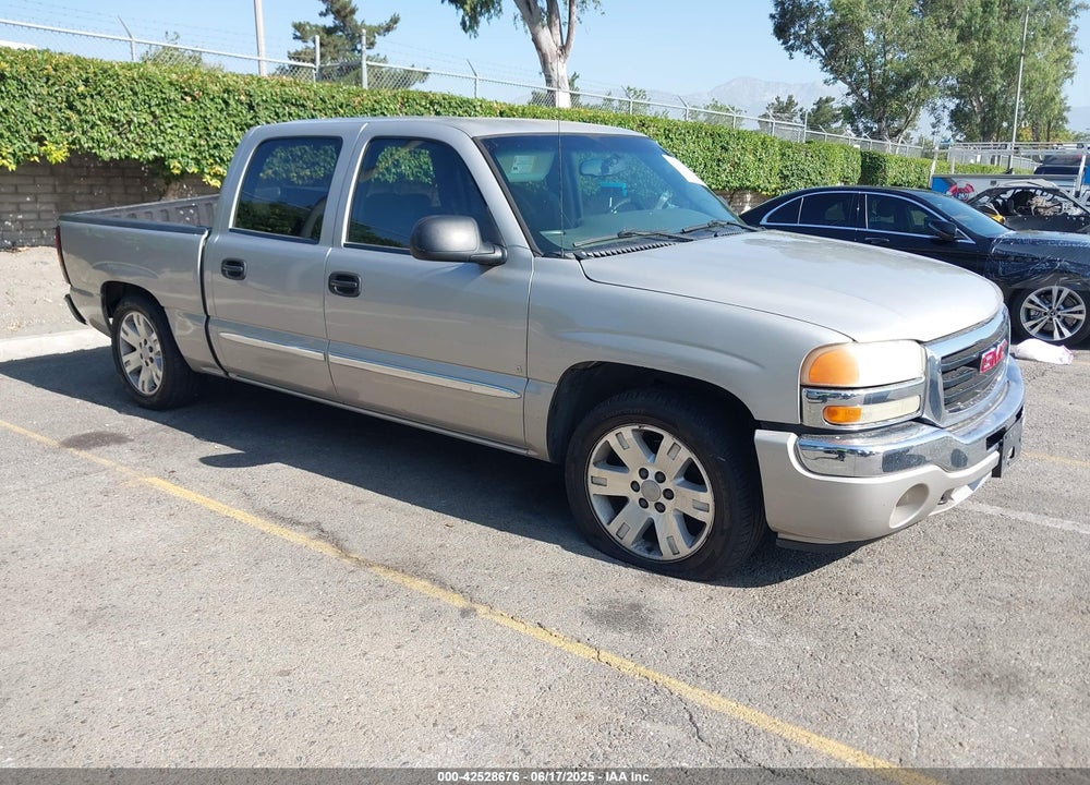2007 GMC SIERRA 1500 CLASSIC SL VIN: 2GTEC13V571181315