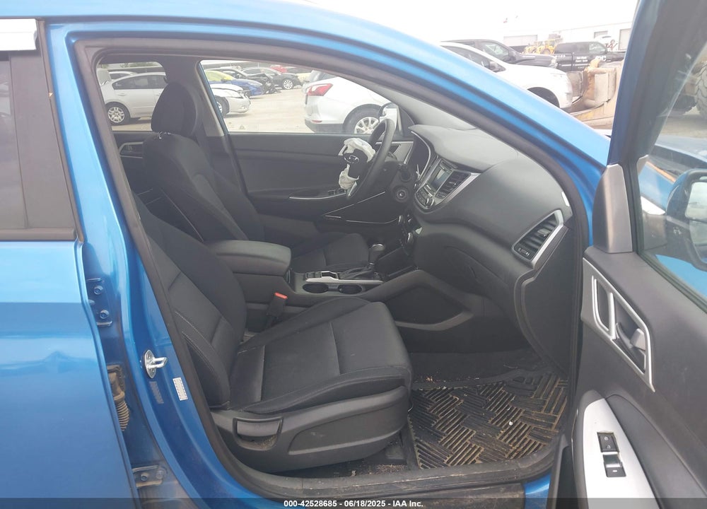2016 HYUNDAI TUCSON VIN: KM8J33A43GU063736