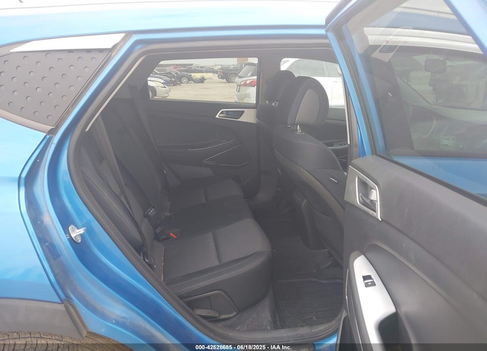2016 HYUNDAI TUCSON VIN: KM8J33A43GU063736