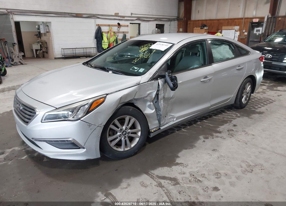 2015 HYUNDAI SONATA VIN: 5NPE24AF6FH015351