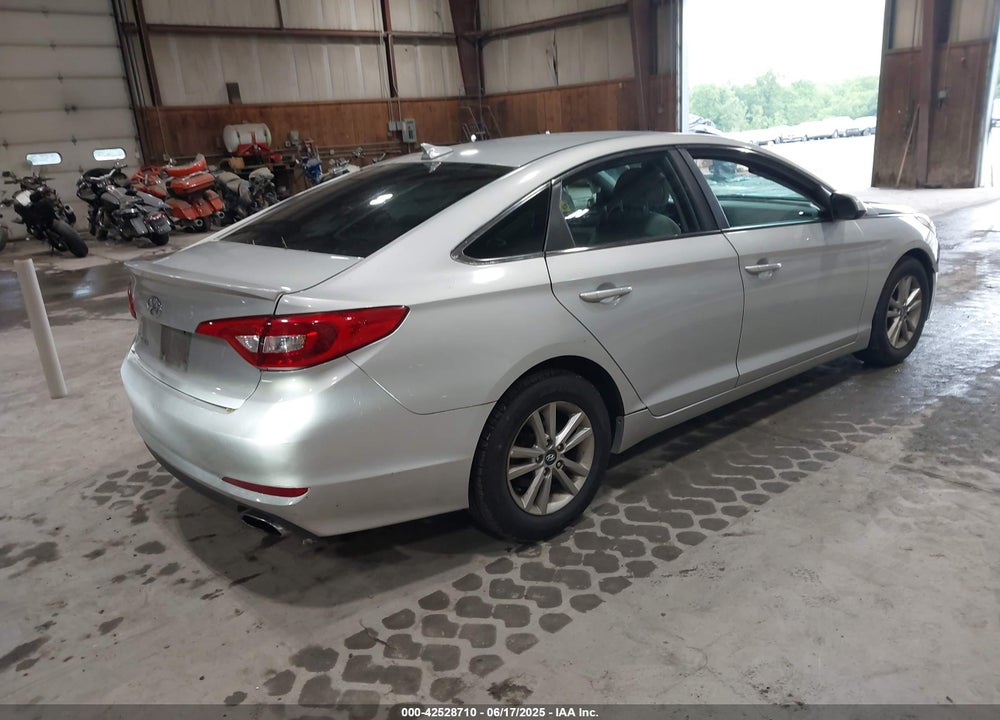 2015 HYUNDAI SONATA VIN: 5NPE24AF6FH015351