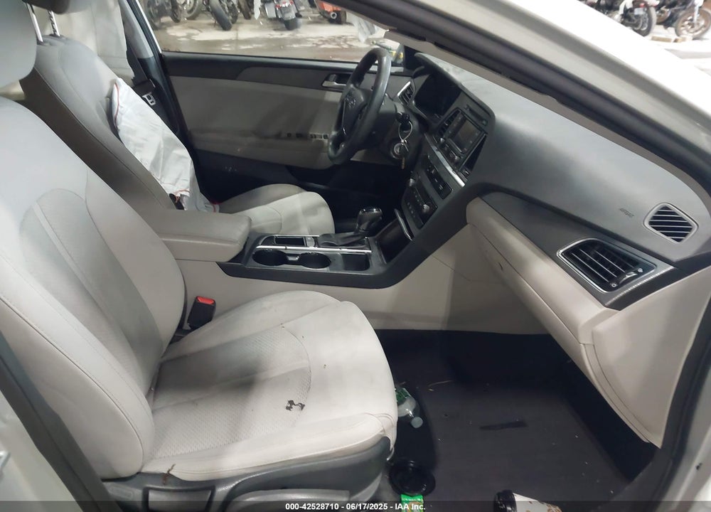 2015 HYUNDAI SONATA VIN: 5NPE24AF6FH015351