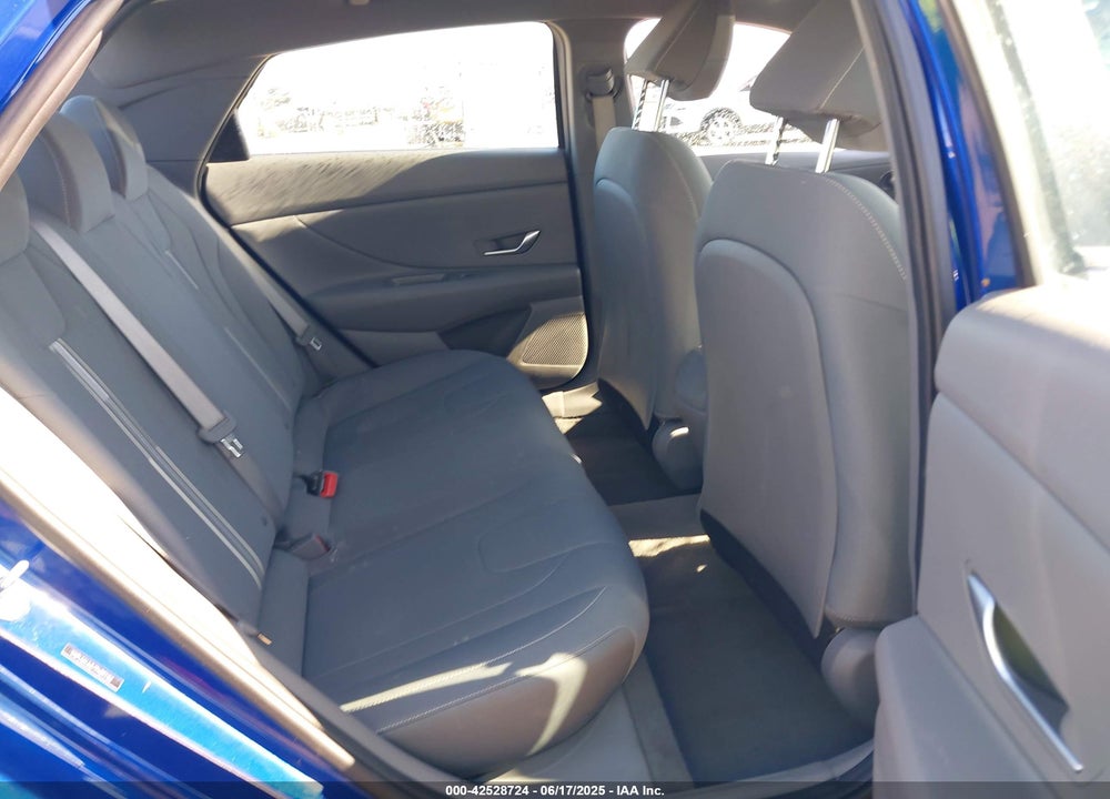 2023 HYUNDAI ELANTRA VIN: 5NPLM4AG7PH092158