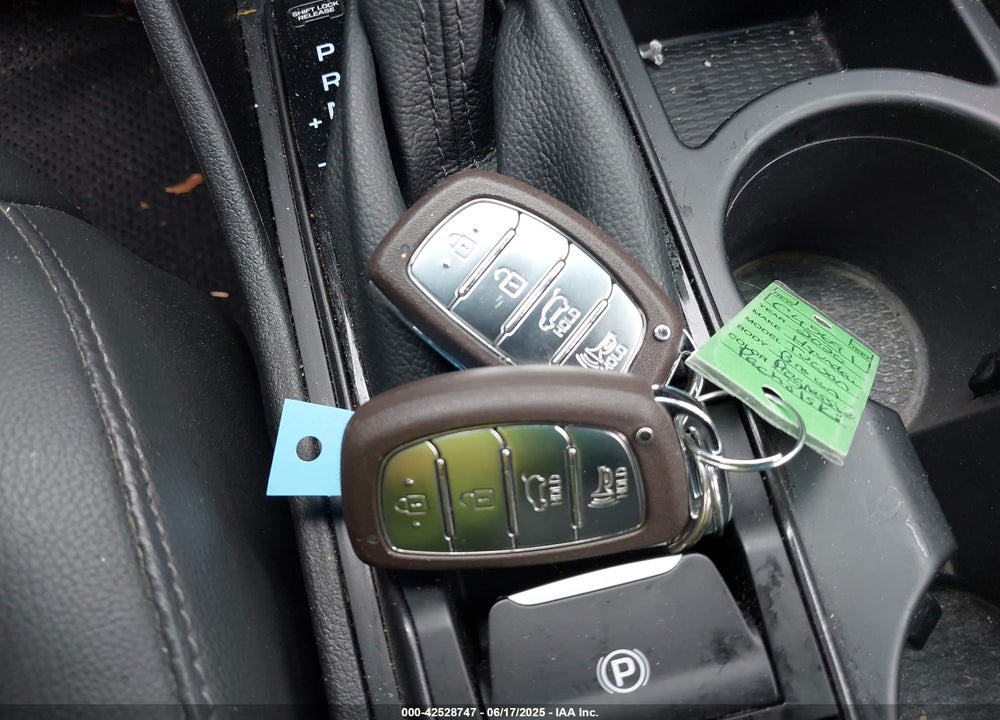 2020 HYUNDAI TUCSON VIN: KM8J3CAL2LU200876