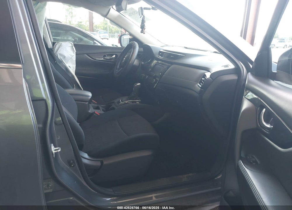 2018 NISSAN ROGUE VIN: 5N1AT2MT2JC784284