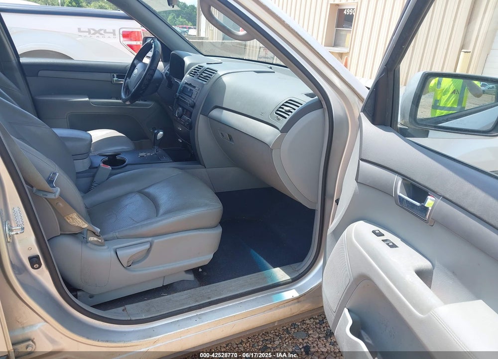 2009 KIA BORREGO VIN: KNDJJ741895029789