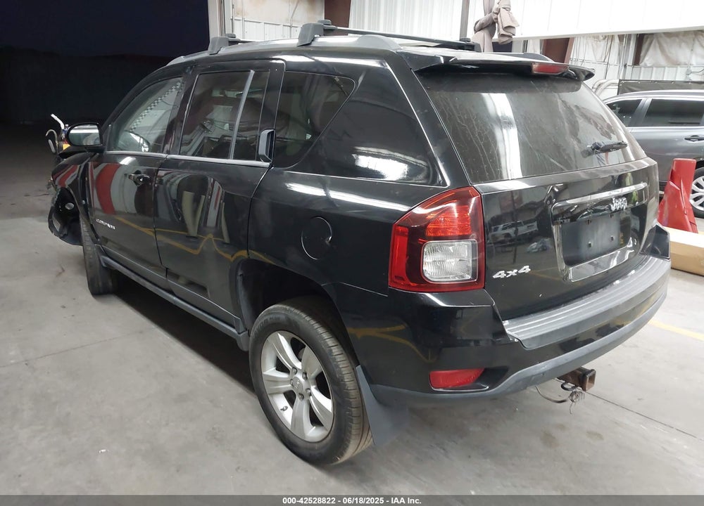 2014 JEEP COMPASS VIN: 1C4NJDEB5ED621559