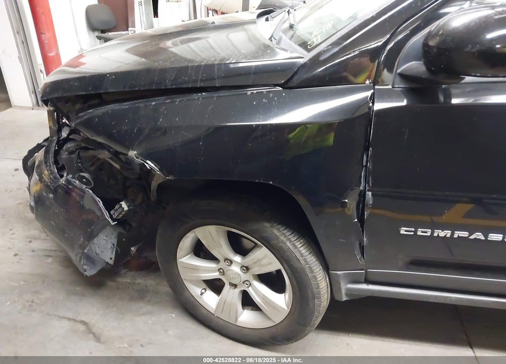 2014 JEEP COMPASS VIN: 1C4NJDEB5ED621559