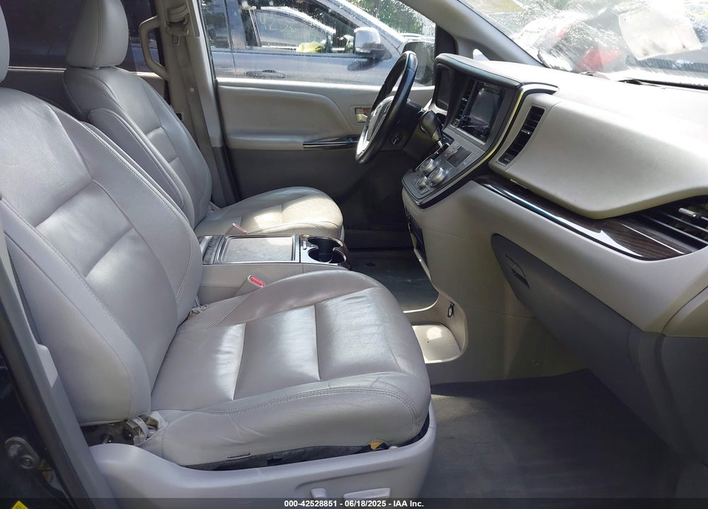 2015 TOYOTA SIENNA VIN: 5TDYK3DC8FS574645