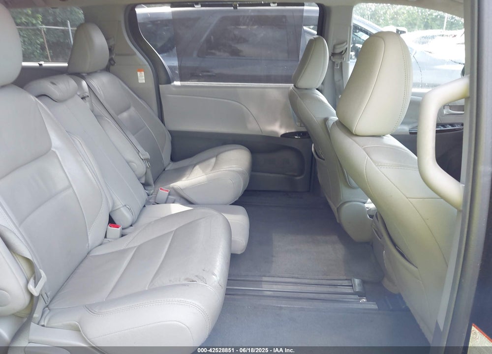 2015 TOYOTA SIENNA VIN: 5TDYK3DC8FS574645