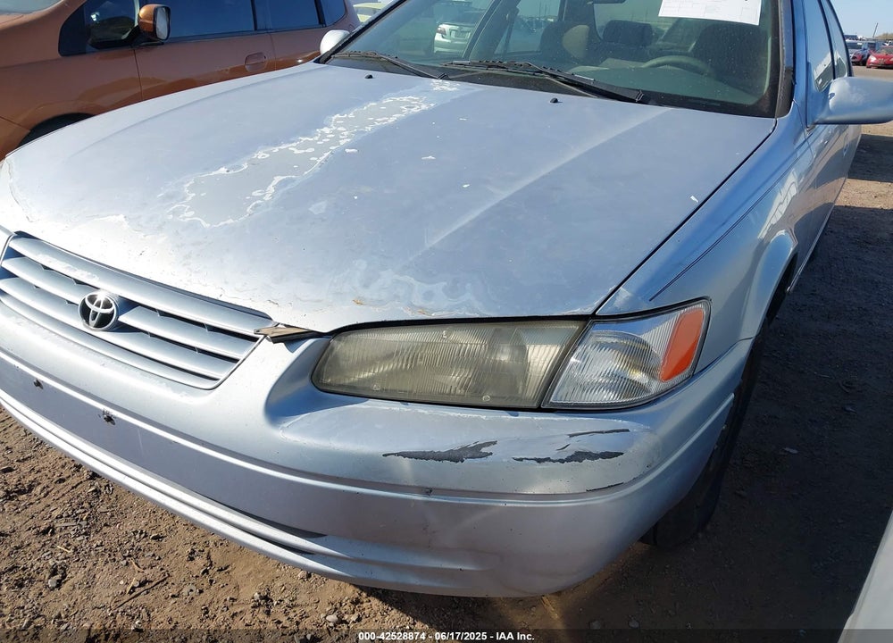 1997 TOYOTA CAMRY LE VIN: JT2BG22KXV0020738