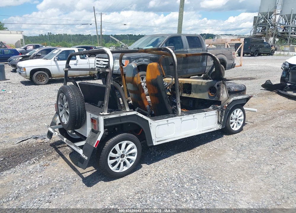2021 MOKE JAMES BOND VIN: 5YNWAHBG7MS111531