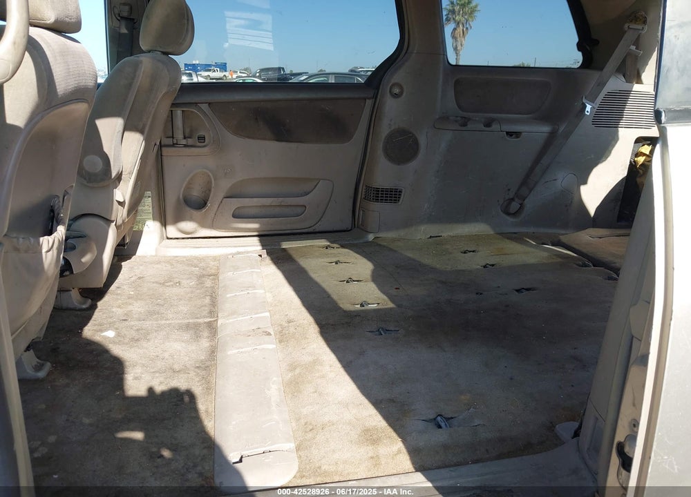 2005 TOYOTA SIENNA VIN: 5TDZA23C15S269330