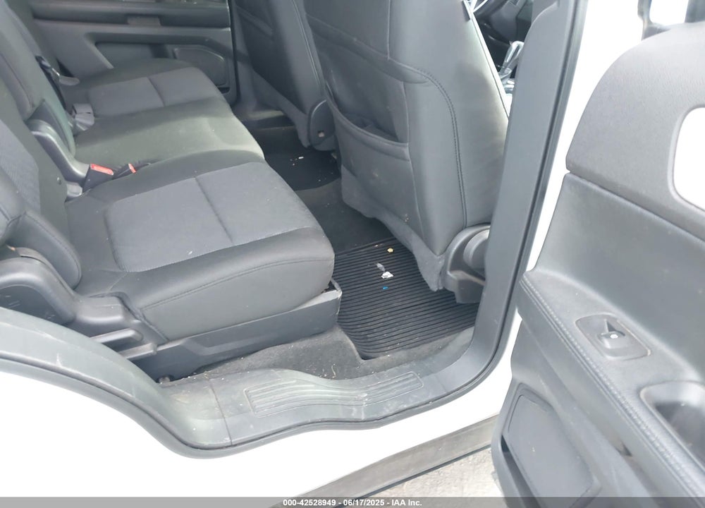 2015 FORD EXPLORER XLT VIN: 1FM5K8D83FGC40346