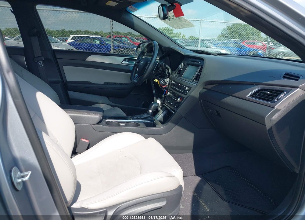 2017 HYUNDAI SONATA VIN: 5NPE34AB7HH543297