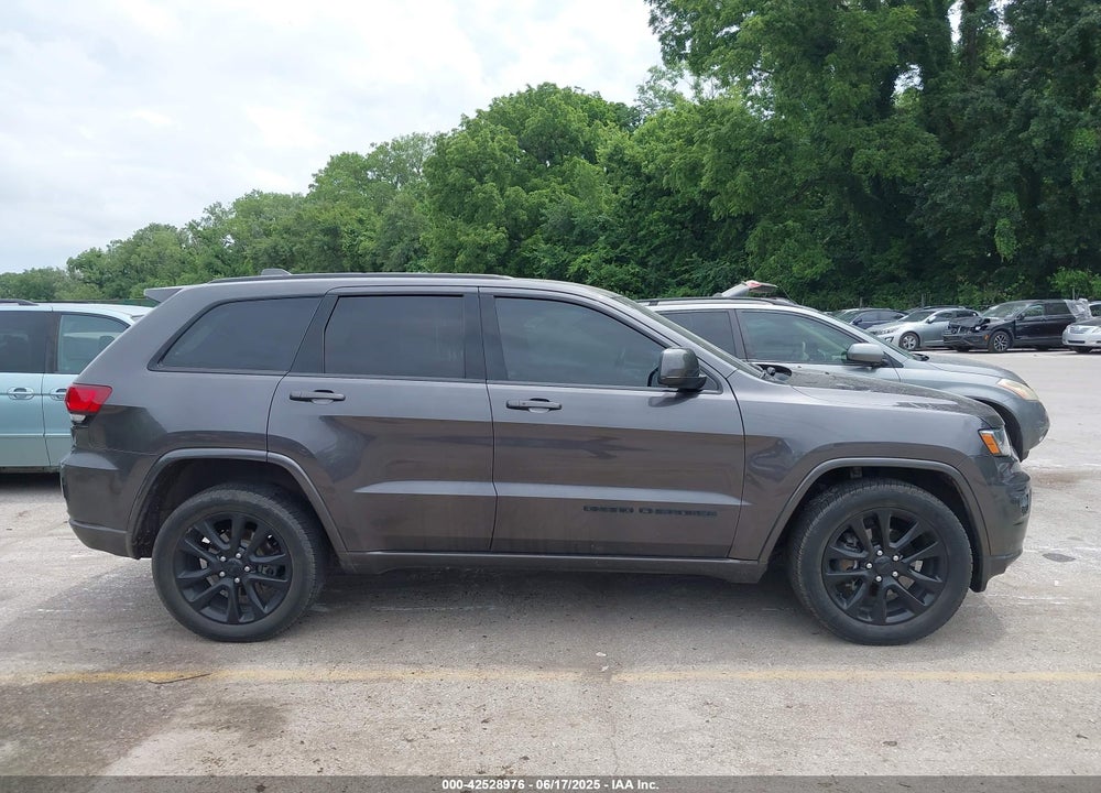 2018 JEEP GRAND CHEROKEE VIN: 1C4RJFAG0JC458849