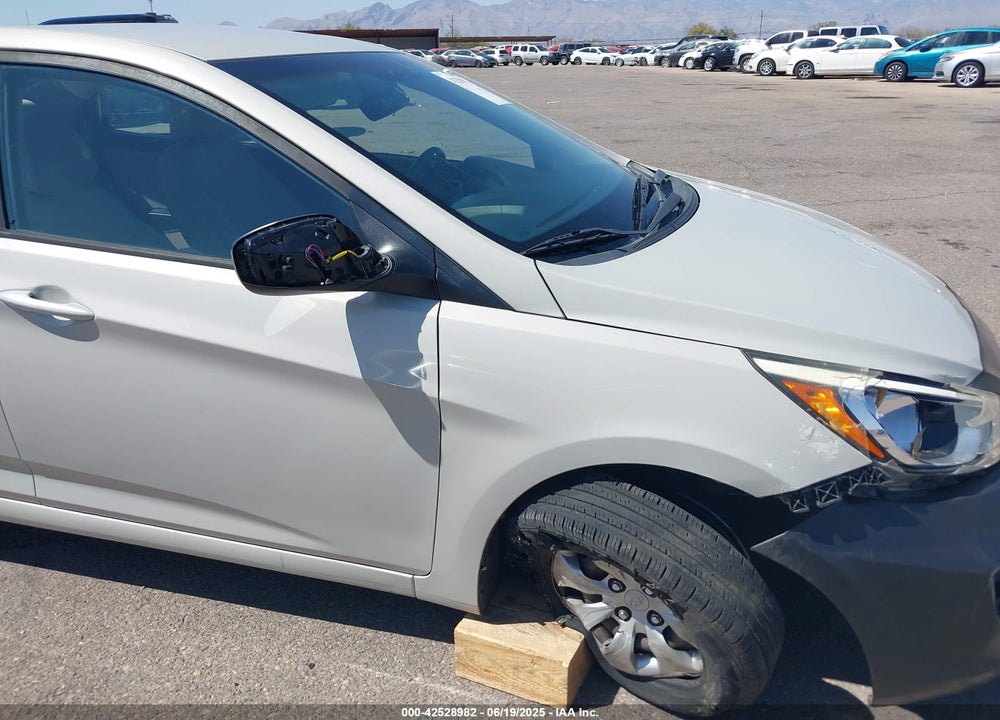 2016 HYUNDAI ACCENT VIN: KMHCT4AE3GU114143