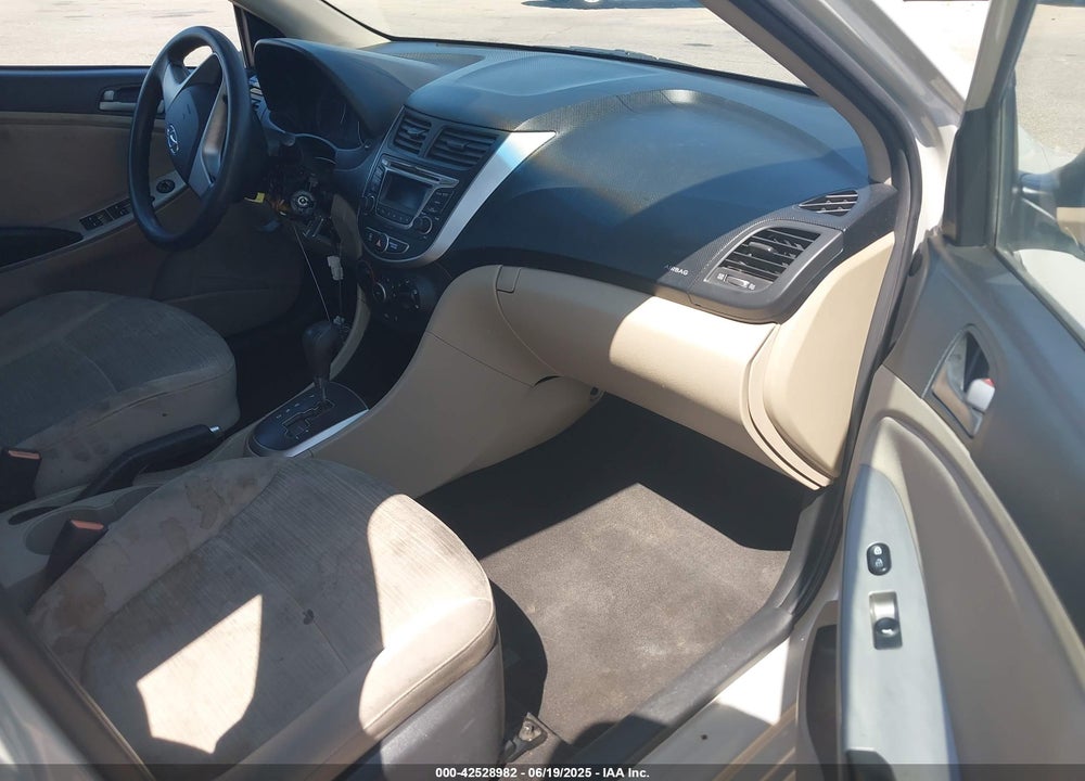 2016 HYUNDAI ACCENT VIN: KMHCT4AE3GU114143
