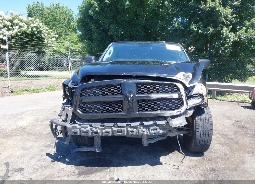 2015 RAM 1500 EXPRESS VIN: 3C6JR6AT8FG564027
