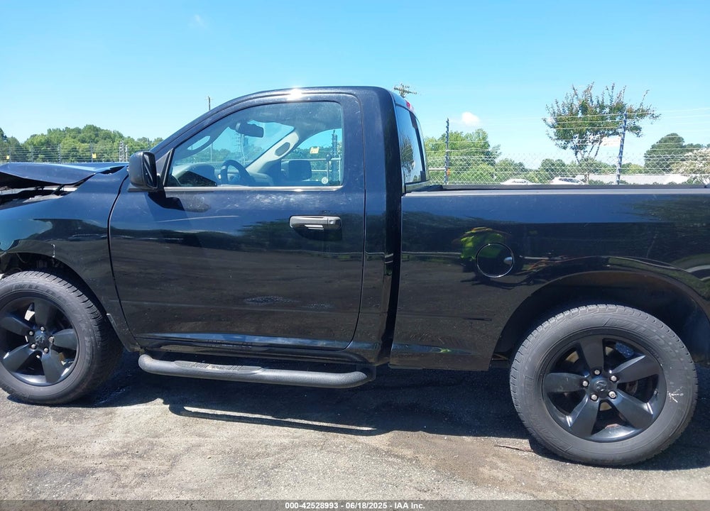 2015 RAM 1500 EXPRESS VIN: 3C6JR6AT8FG564027