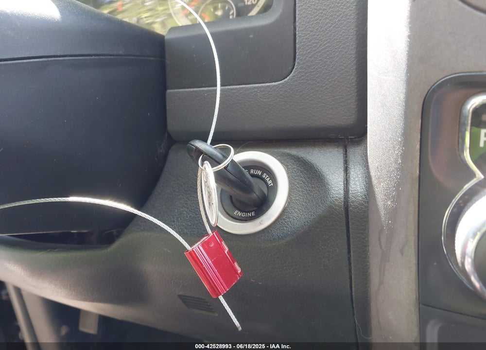 2015 RAM 1500 EXPRESS VIN: 3C6JR6AT8FG564027