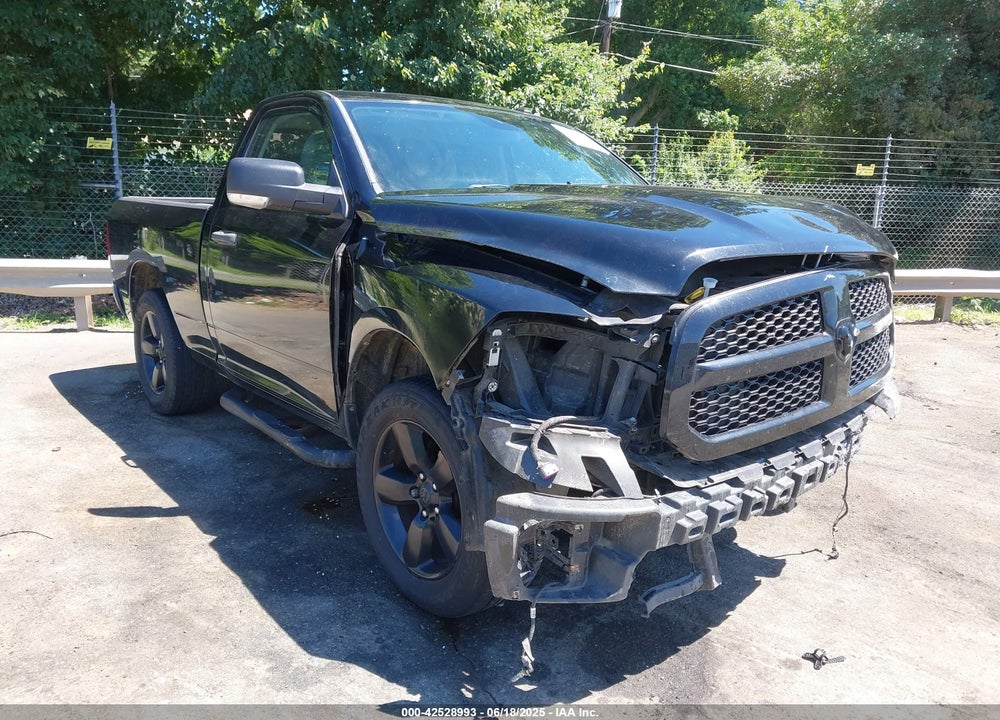 2015 RAM 1500 EXPRESS VIN: 3C6JR6AT8FG564027