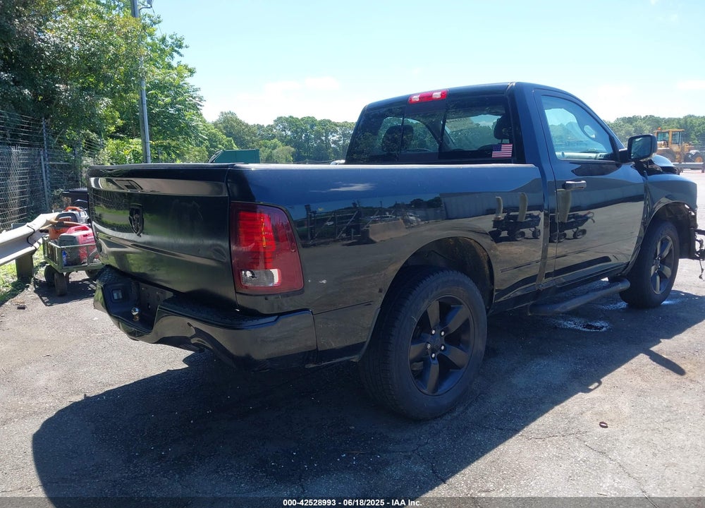 2015 RAM 1500 EXPRESS VIN: 3C6JR6AT8FG564027