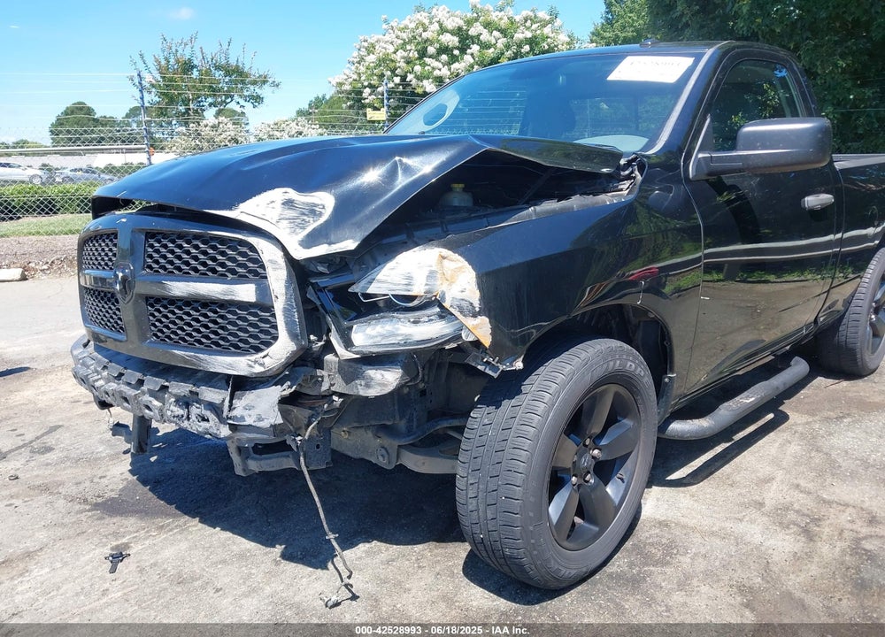 2015 RAM 1500 EXPRESS VIN: 3C6JR6AT8FG564027