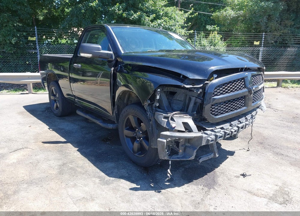 2015 RAM 1500 EXPRESS VIN: 3C6JR6AT8FG564027