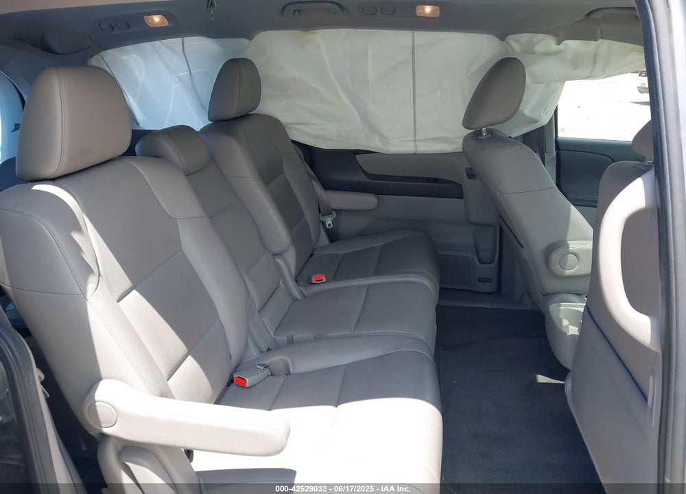 2015 HONDA ODYSSEY EX-L VIN: 5FNRL5H65FB013602