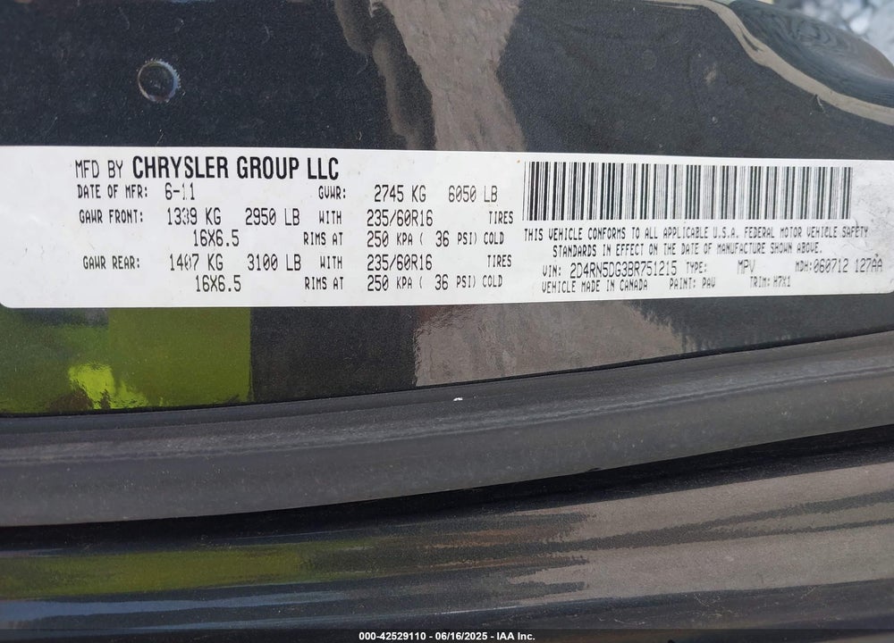 2011 DODGE GRAND CARAVAN CREW VIN: 2D4RN5DG3BR751215
