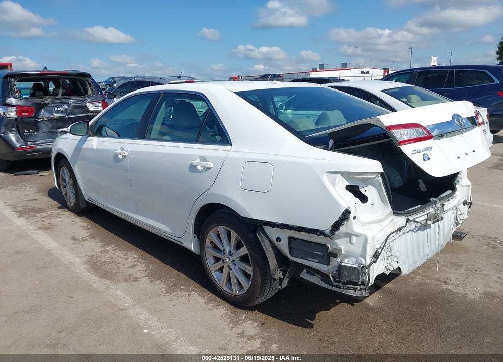 2014 TOYOTA CAMRY XLE VIN: 4T1BF1FK2EU734852