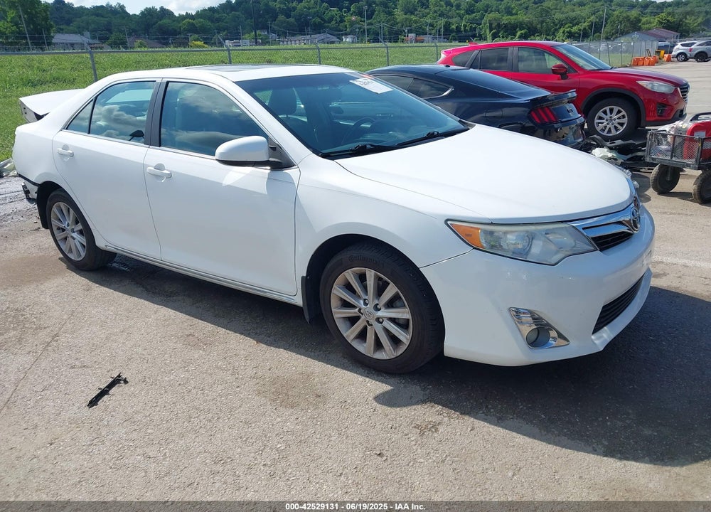 2014 TOYOTA CAMRY XLE VIN: 4T1BF1FK2EU734852