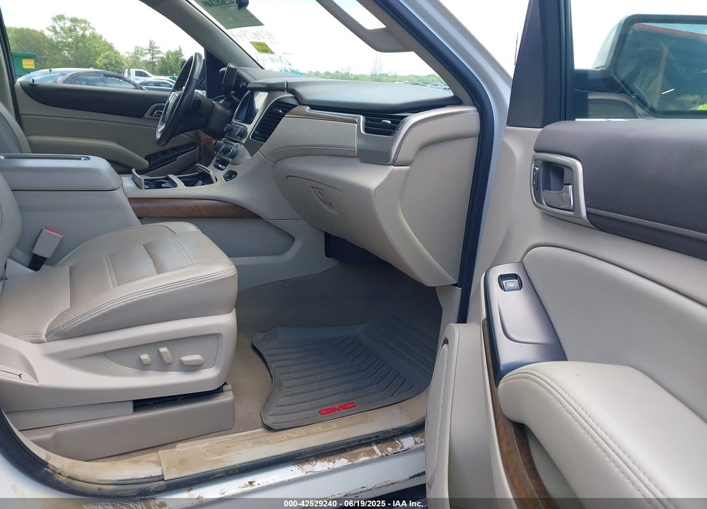 2020 GMC YUKON XL 4WD DENALI VIN: 1GKS2HKJ8LR156914