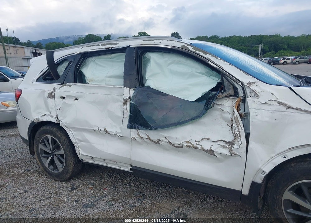 2019 KIA SORENTO VIN: 5XYPH4A50KG521273