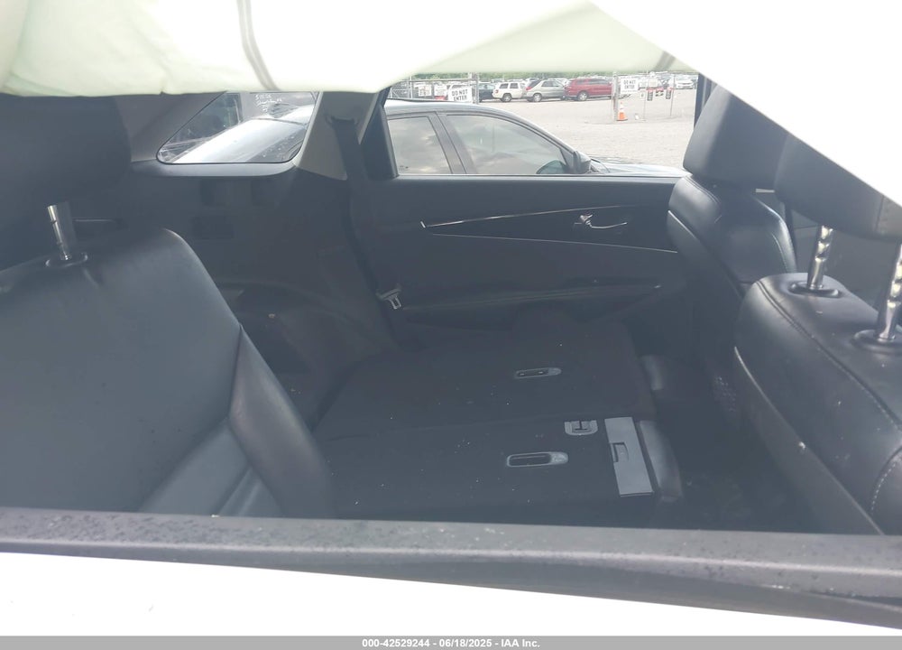 2019 KIA SORENTO VIN: 5XYPH4A50KG521273