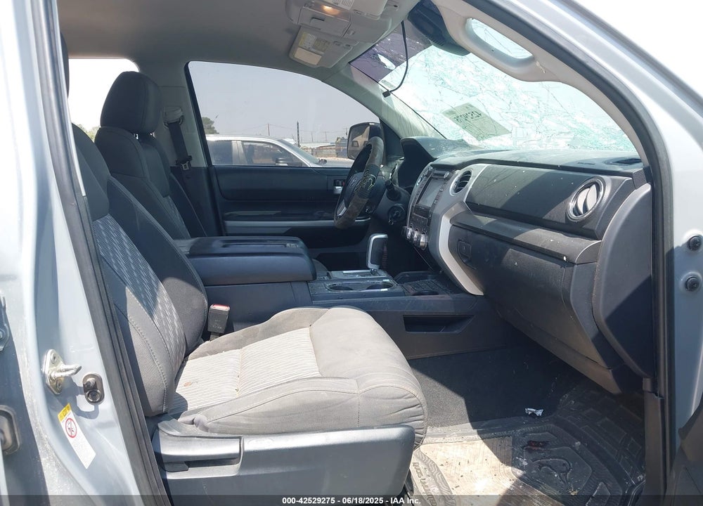 2018 TOYOTA TUNDRA SR5 5.7L V8 VIN: 5TFDW5F18JX740580