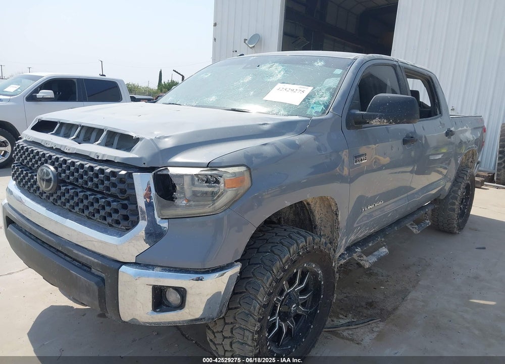 2018 TOYOTA TUNDRA SR5 5.7L V8 VIN: 5TFDW5F18JX740580