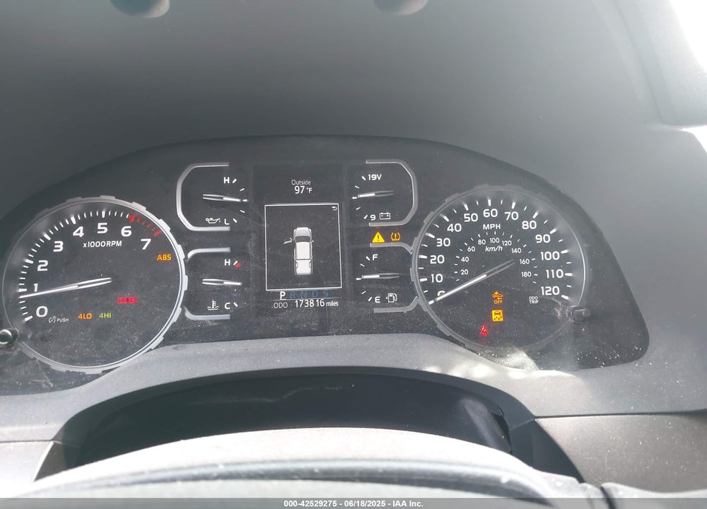 2018 TOYOTA TUNDRA SR5 5.7L V8 VIN: 5TFDW5F18JX740580