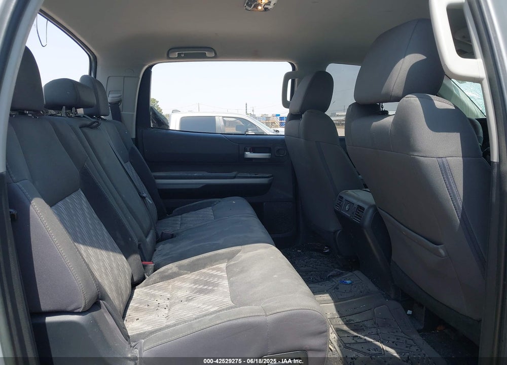 2018 TOYOTA TUNDRA SR5 5.7L V8 VIN: 5TFDW5F18JX740580
