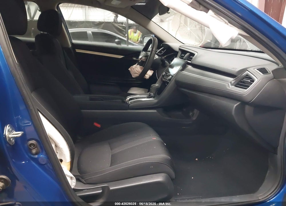 2018 HONDA CIVIC VIN: 2HGFC2F7XJH580471