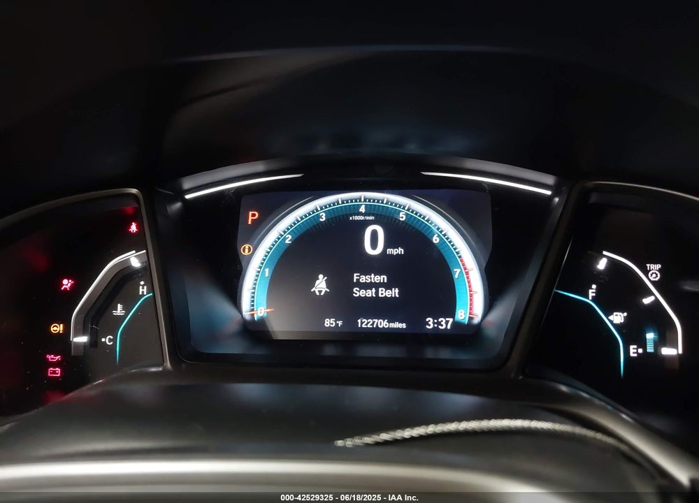 2018 HONDA CIVIC VIN: 2HGFC2F7XJH580471