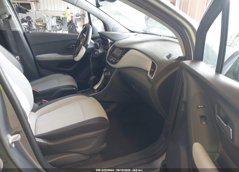 2020 CHEVROLET TRAX VIN: 3GNCJNSB3LL213660