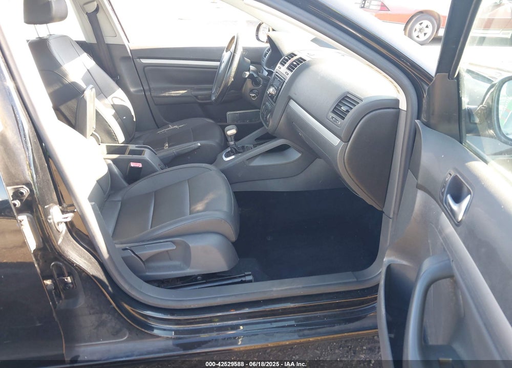 2008 VOLKSWAGEN JETTA VIN: 3VWRZ71KX8M082752