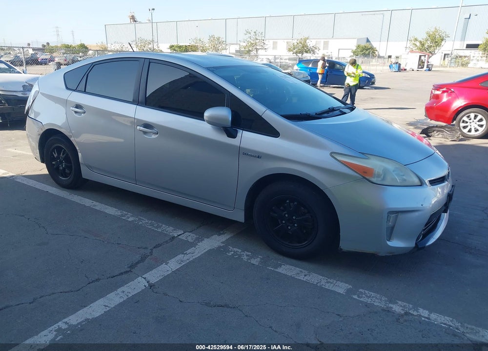 2013 TOYOTA PRIUS VIN: JTDKN3DU2D5701401